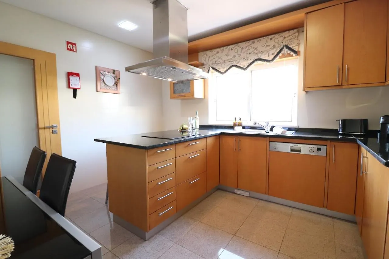 3-Bed Townhouse With Pool In Albufeira Balaia别墅