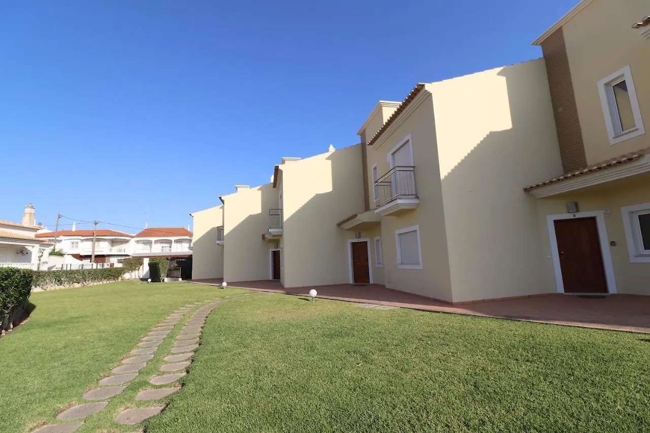 3-Bed Townhouse With Pool In Albufeira Balaia别墅