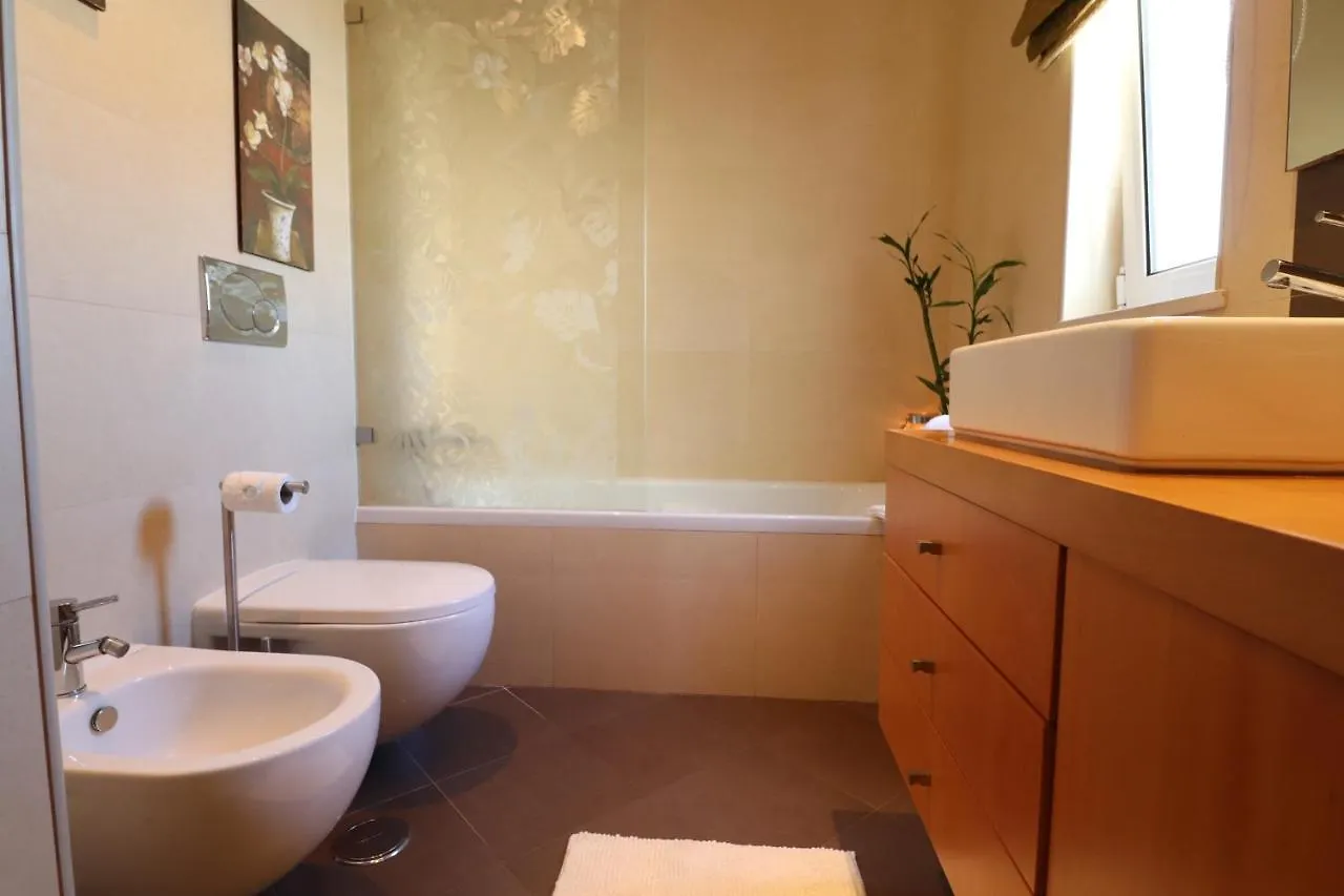 3-Bed Townhouse With Pool In Albufeira Balaia别墅